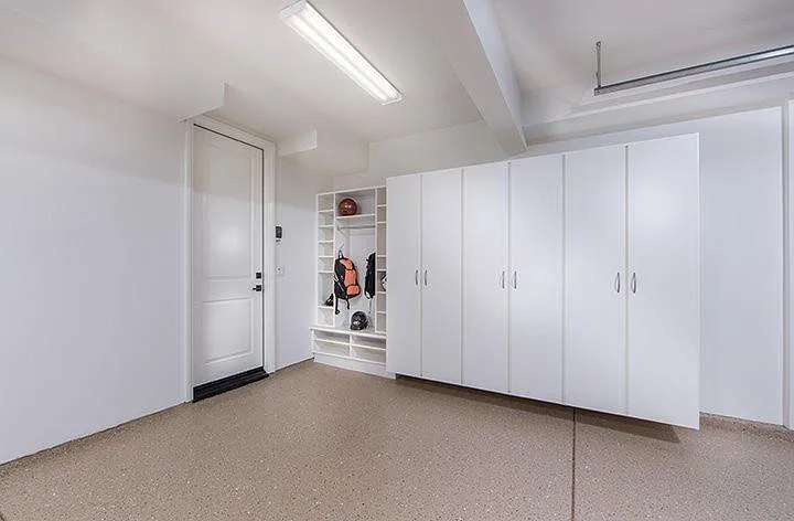 107 Omar — Photo 13