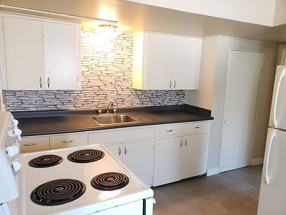 2nd image of 3801 Princess Dr