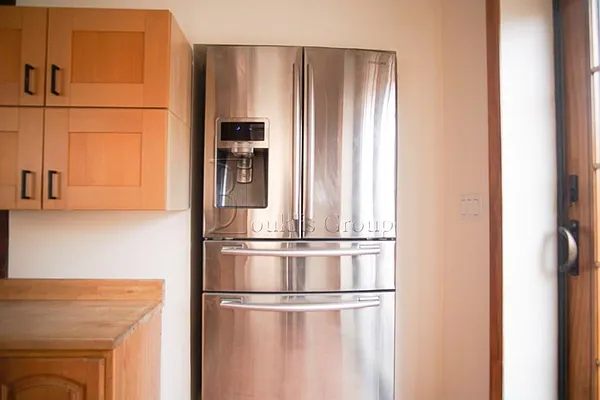 Rented by Bouklis Group | media 7