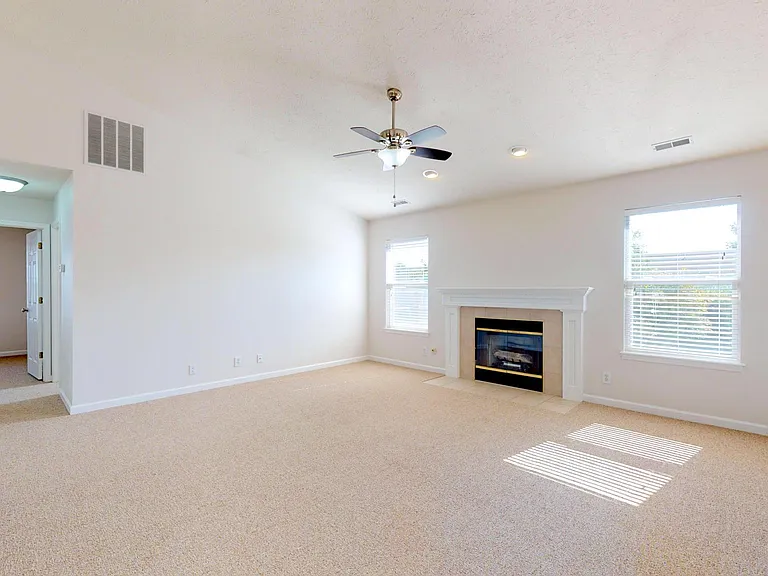 3129 Stratus Dr — Photo 3