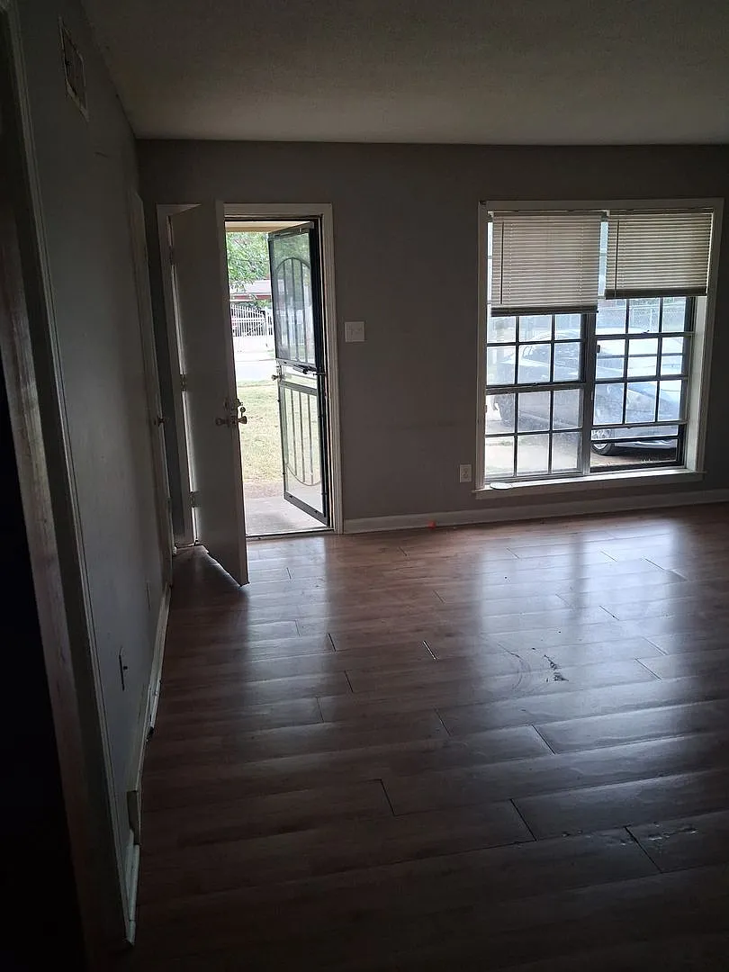 Three Bedroom Home Available Now — Photo 2