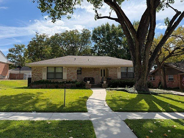 1st image of 10106 Shadyview Dr