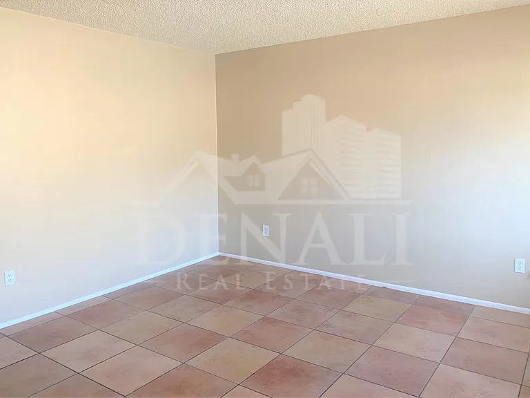 2804 N 43rd Ave #D — Photo 5
