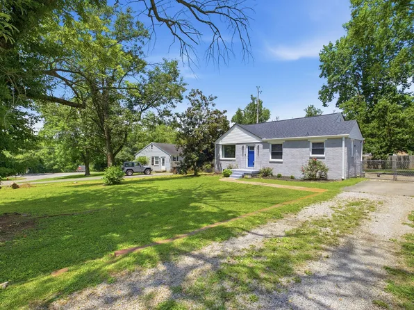240 Ridgeway Dr, Nashville, TN 37214