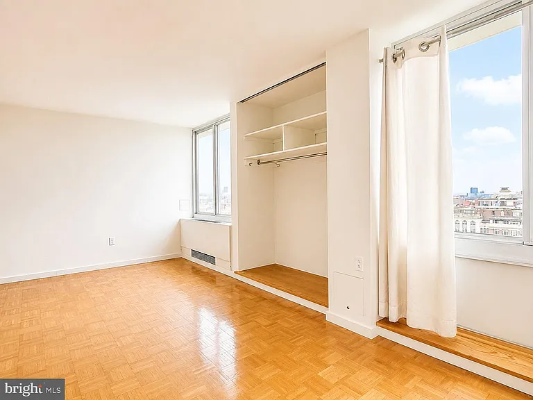 604 S Washington Sq #36-2406 — Photo 5