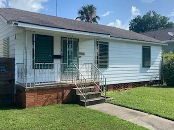 5514 Borden Ave, Galveston, TX 77551