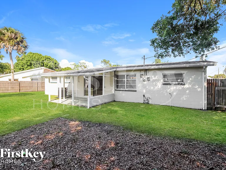 1056 Matador Dr — Photo 15