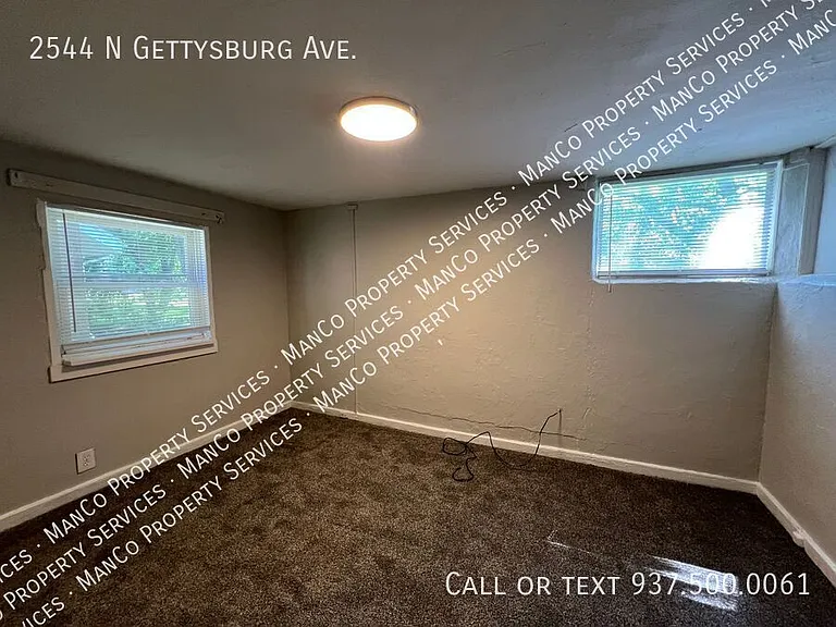 2544 N Gettysburg Ave — Photo 5