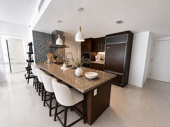 3rd image of 495 Brickell Ave APT 411