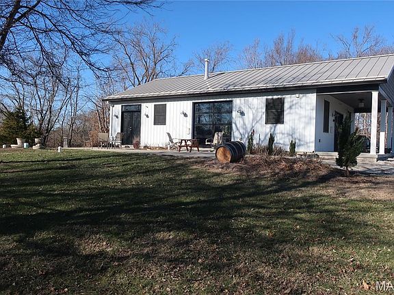 3rd image of 419 Olive St