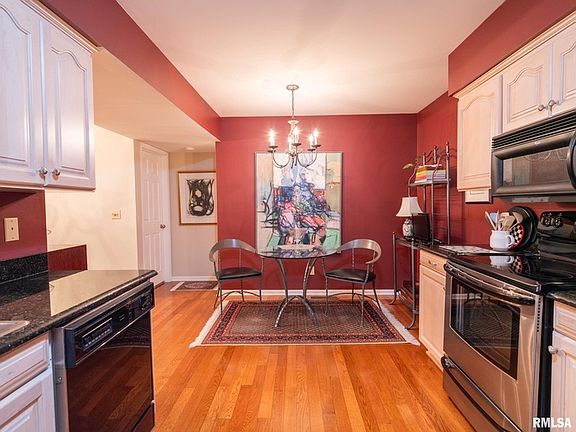 4th image of 5200 N Knoxville Ave #5200
