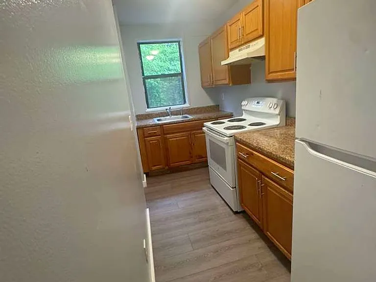 258 Fairmont Ave — Photo 20