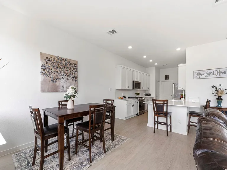 21235 Doubtful Canyon Dr — Photo 12
