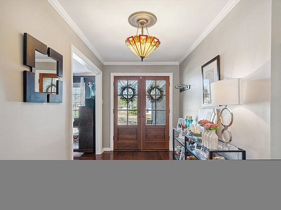 4th image of 7071 Woodridge Ln