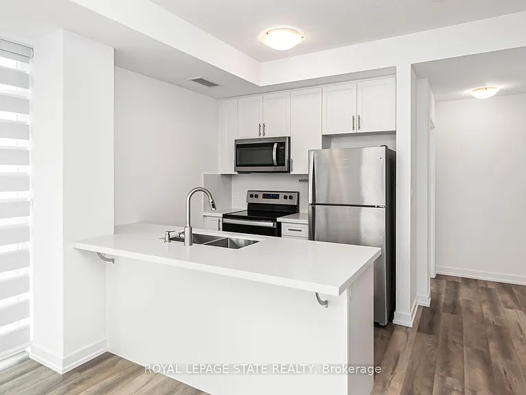 470 Dundas St E #1009 — Photo 24