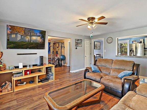 3rd image of 38585 N Hilltop Ave
