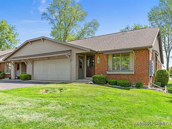 3rd image of 281 Interlaken Ct