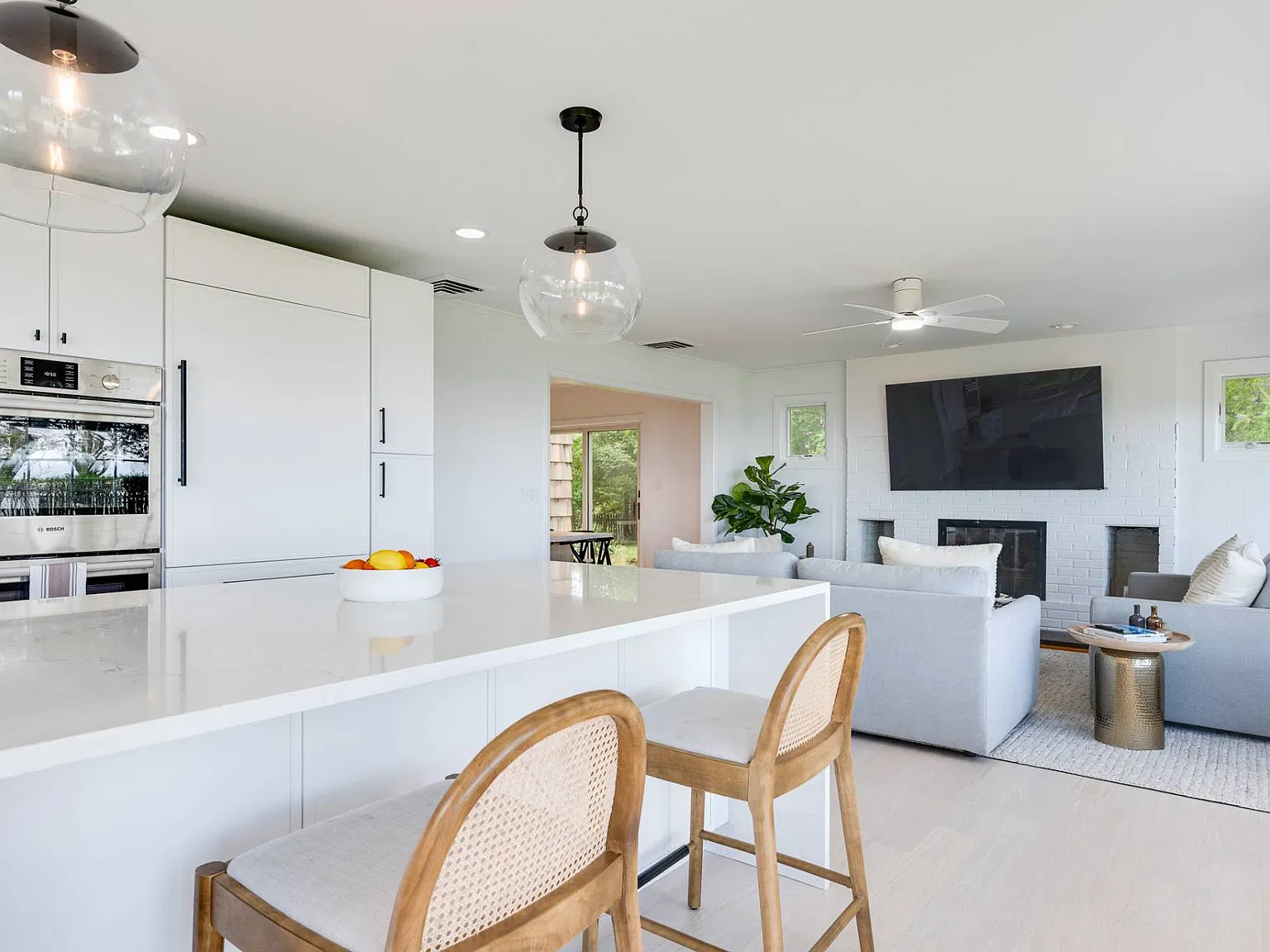 1.2 acres overlooking Bay with Private Beach — Photo 2