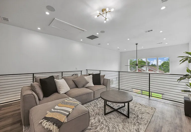 2429 Vagas St — Photo 15