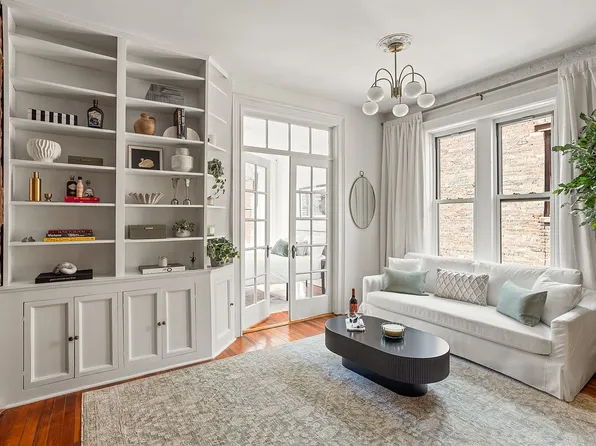 210 E 17th St APT 5C, New York, NY 10003