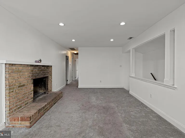 8 Fanelli Ln #A — Photo 7