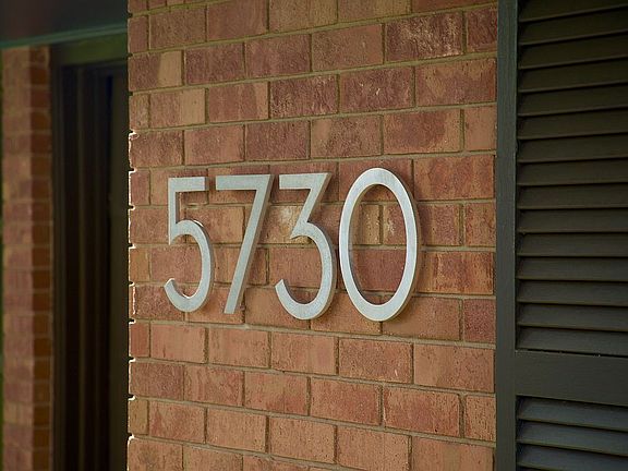 3rd image of 5730 Bellaire Ln