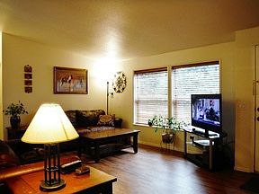 3rd image of 1462 Lake Dr