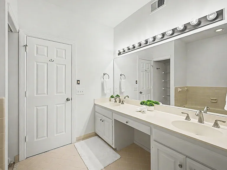126 Forest Place Cir — Photo 40
