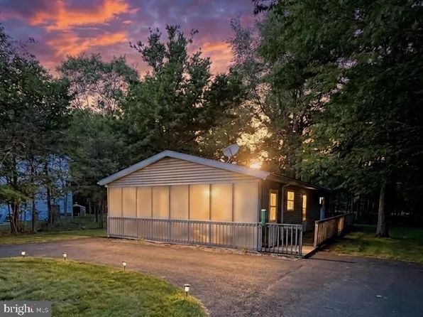 1841 Shady Side Dr, Tobyhanna, PA 18466