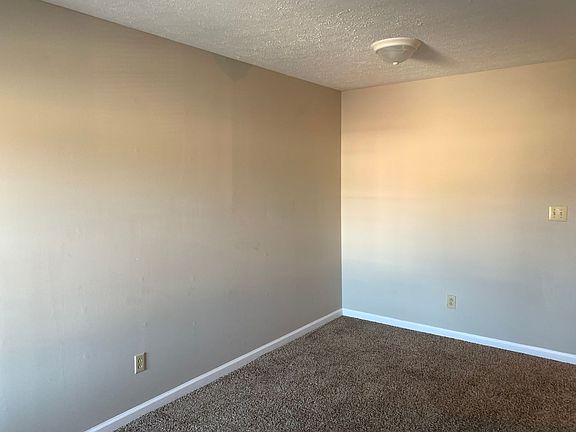 5th image of 301 W Watts St #9