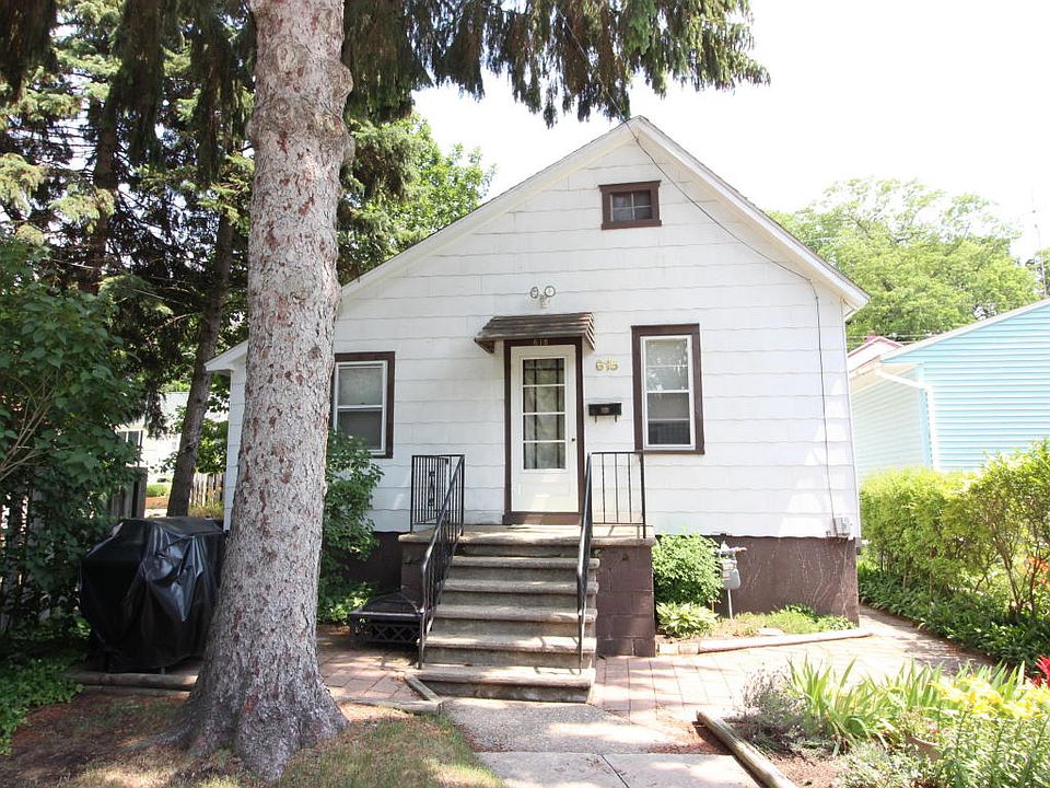 1st image of 615 Lions Park Dr