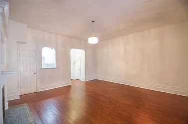 Rented by R New York