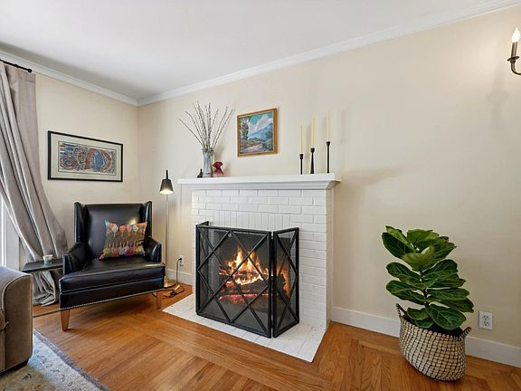 4th image of 581 Silva Avenue