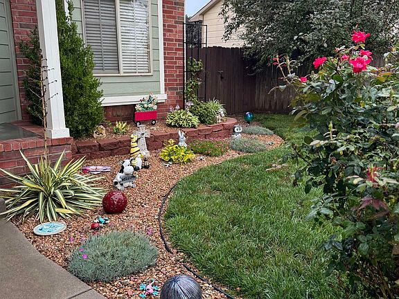 2nd image of 2636 E Keys Ct