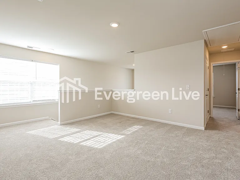 122 Farmwell Dr — Photo 8