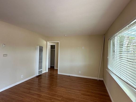 3rd image of 604 & 606 San Luisito Way #606
