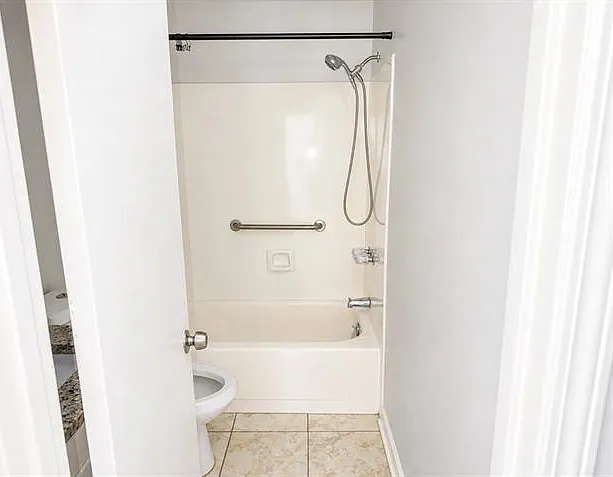 3 bed, 2.0 bath, 1400 sqft, $1,700 — Photo 3
