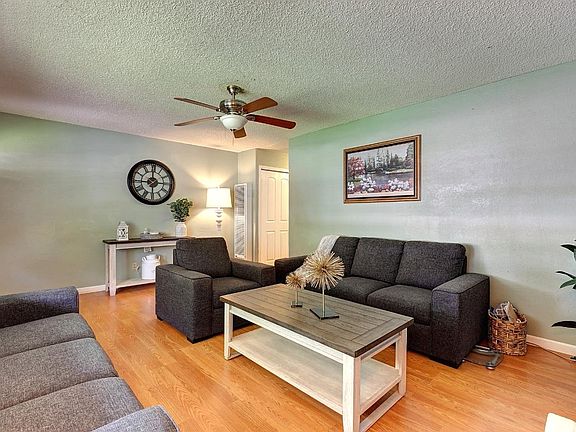 5th image of 2376 Sleepy Hollow Ln