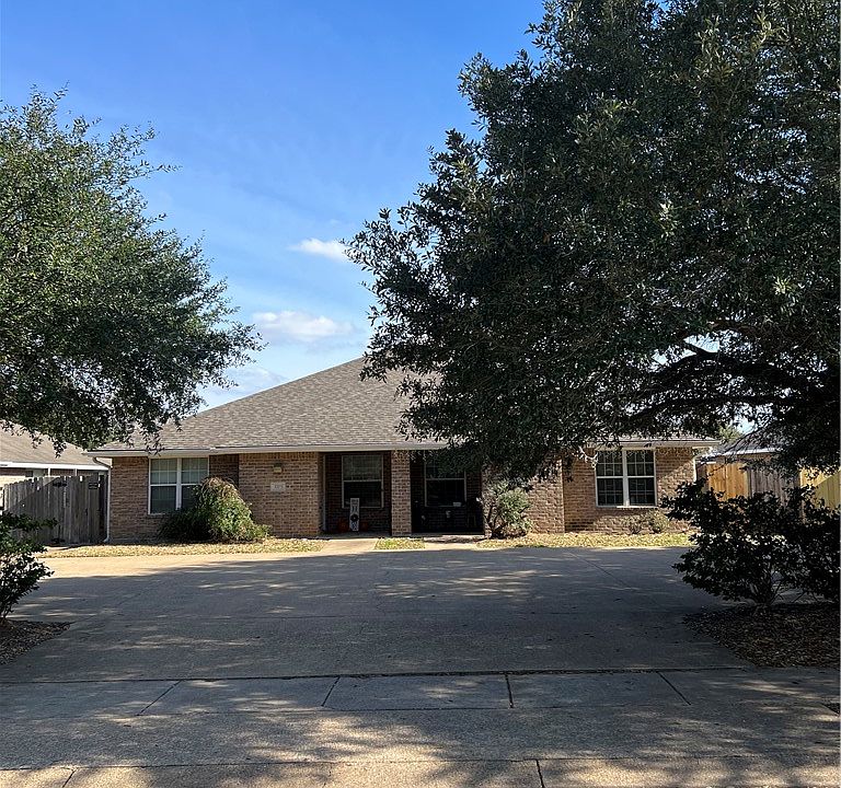 1st image of 3705-3707 Oldenburg Ln