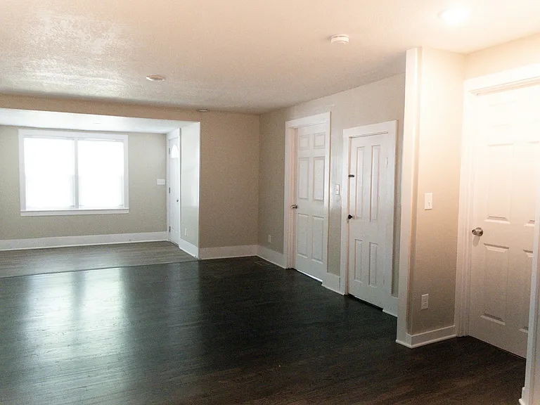 916 Grove St #B — Photo 3