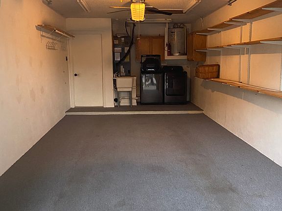 3rd image of 202 Hunter Ct