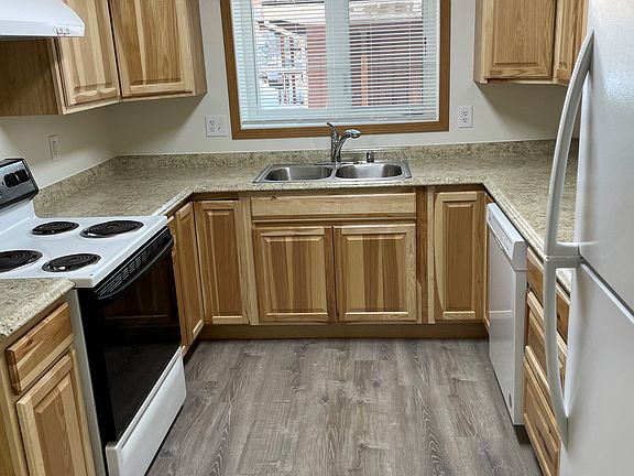 3rd image of 1227 23rd Ave #B