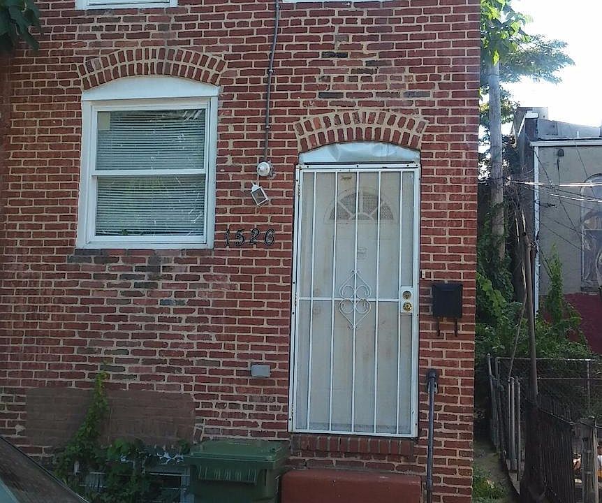 2nd image of 1526 N Chapel St