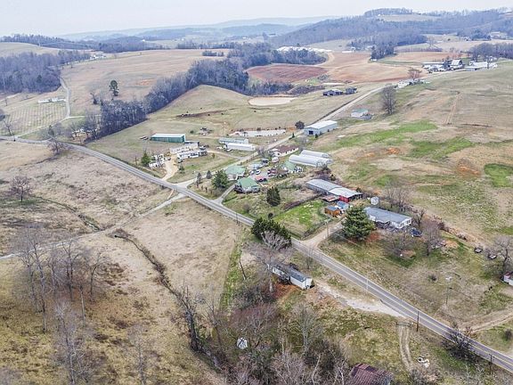 2nd image of 1946 Spoon Hollow Rd