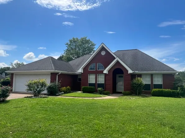 60 1st Colony Cir, Columbus, MS 39702