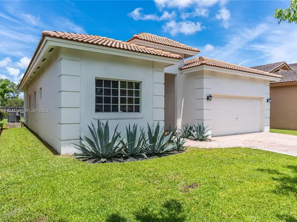 20368 SW 87th Pl, Cutler Bay, FL 33189