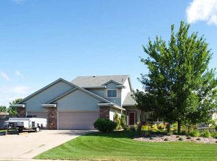 2363 Mathias Rd, Shakopee, MN 55379