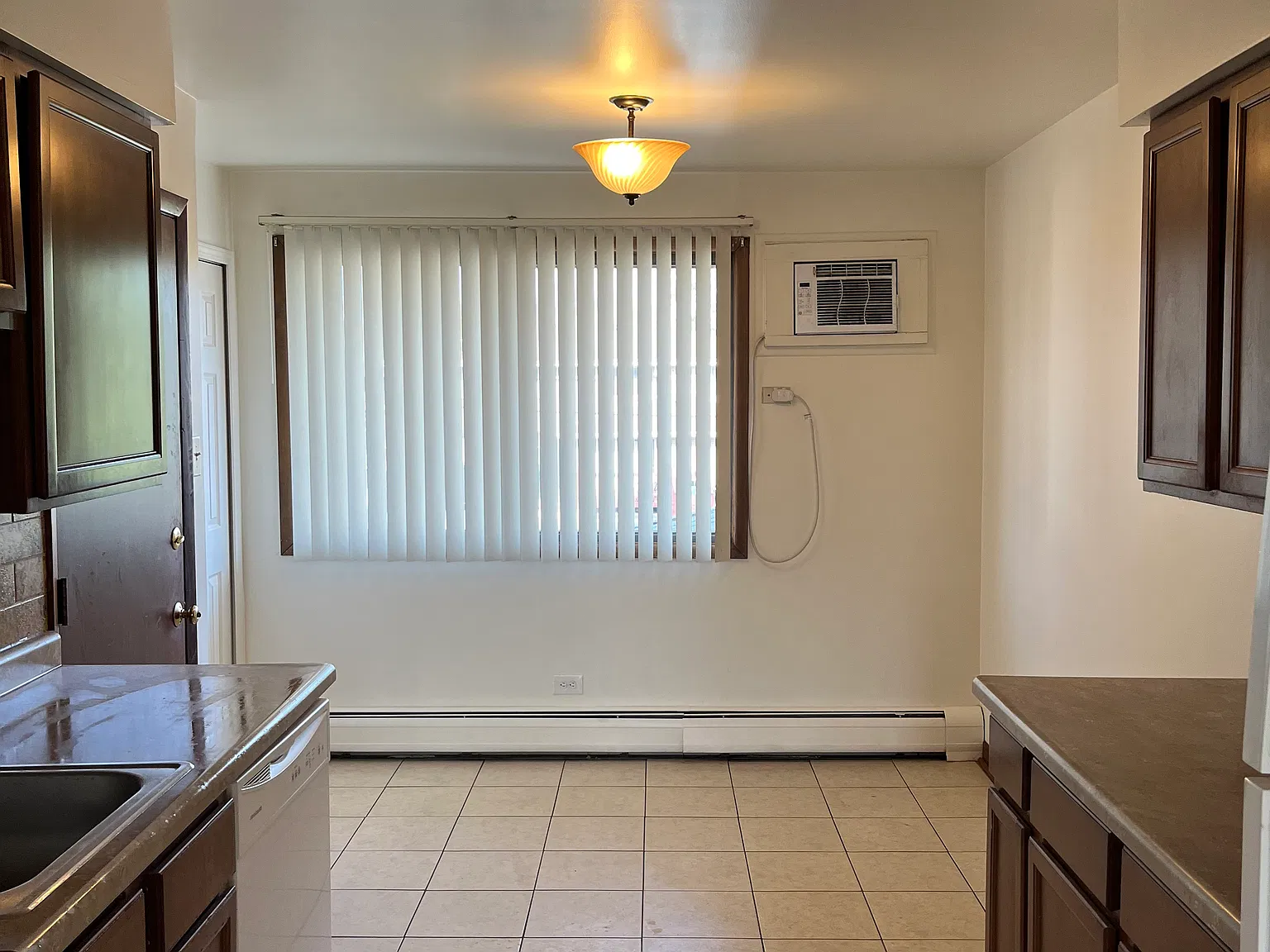 2 bed, 820 sqft, $1,380 — Photo 4