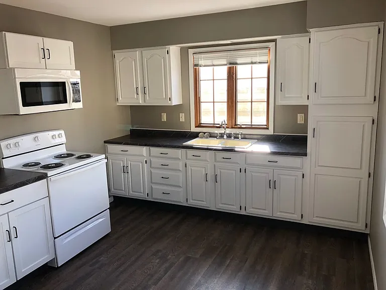2702 London Rd — Photo 1