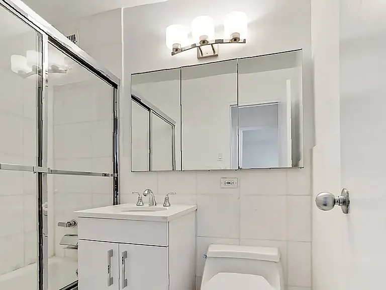 888 8th Ave #15O — Photo 7